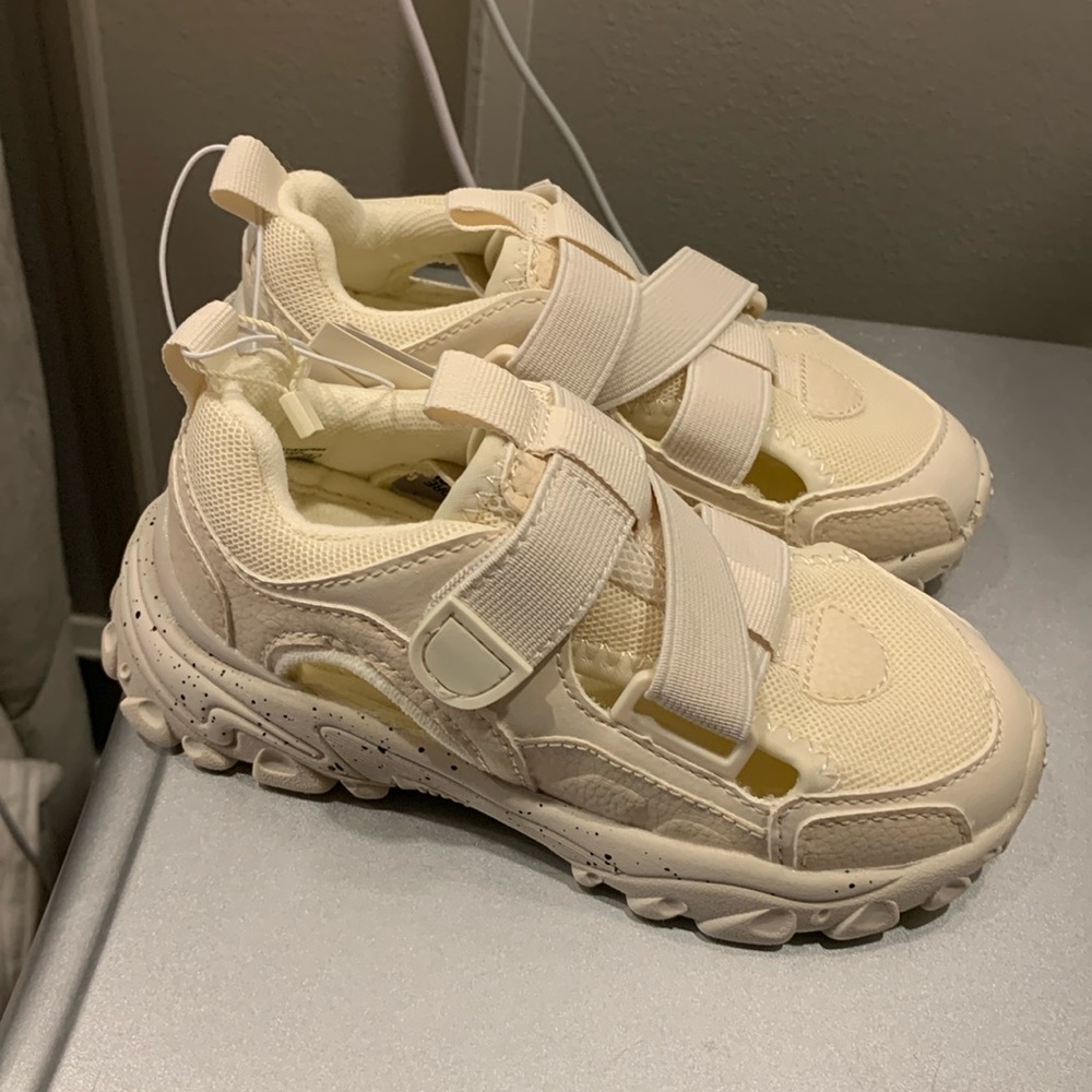 NWT Zara Shoes sz 26